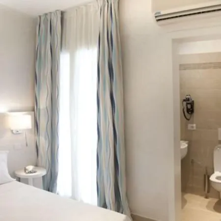 مارينا بيتش سويت فندق 3*