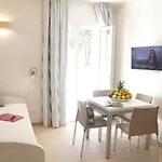 Marina Hotel